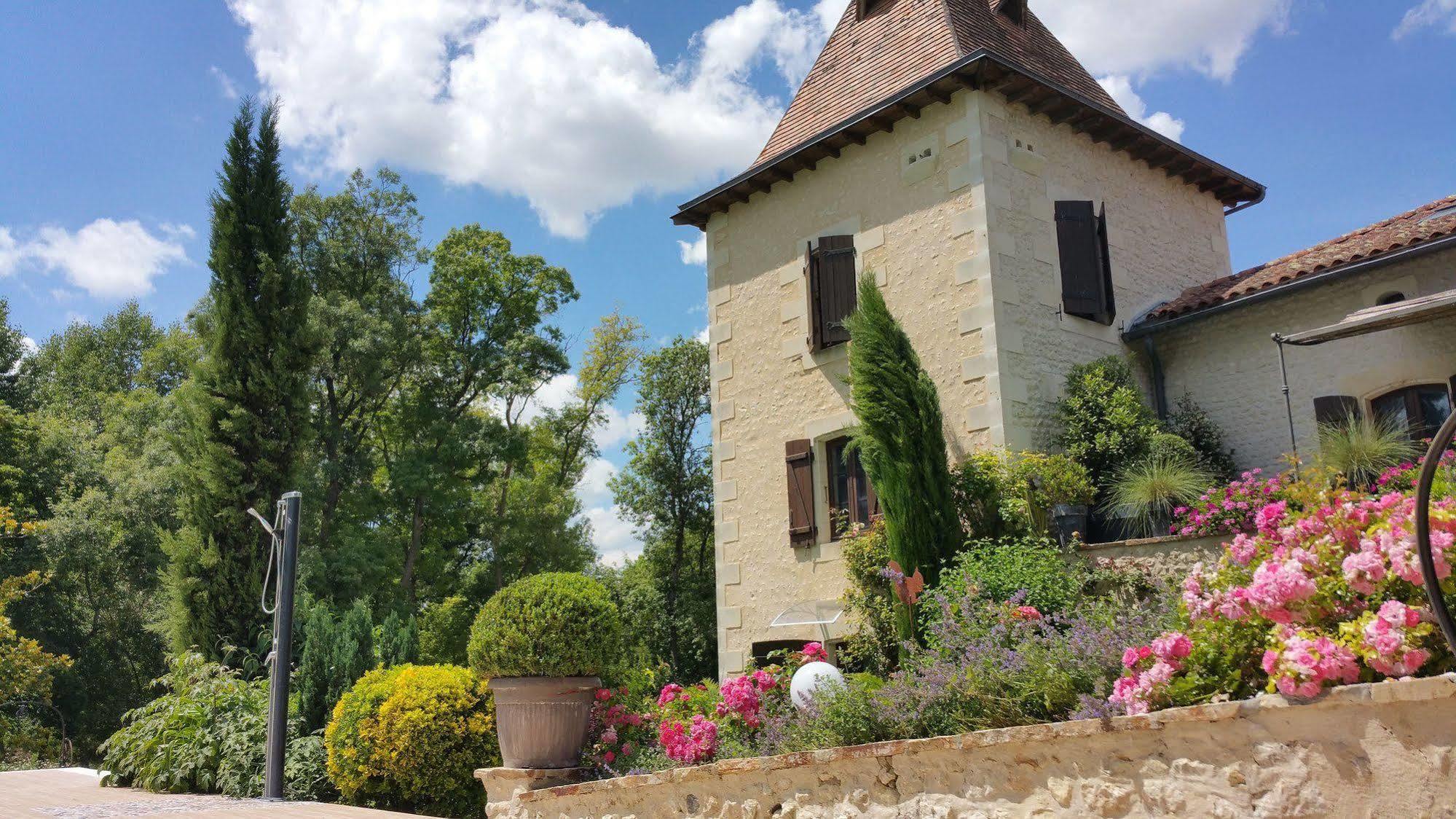 Готель Moulin Rouhaud Montboyer Екстер'єр фото