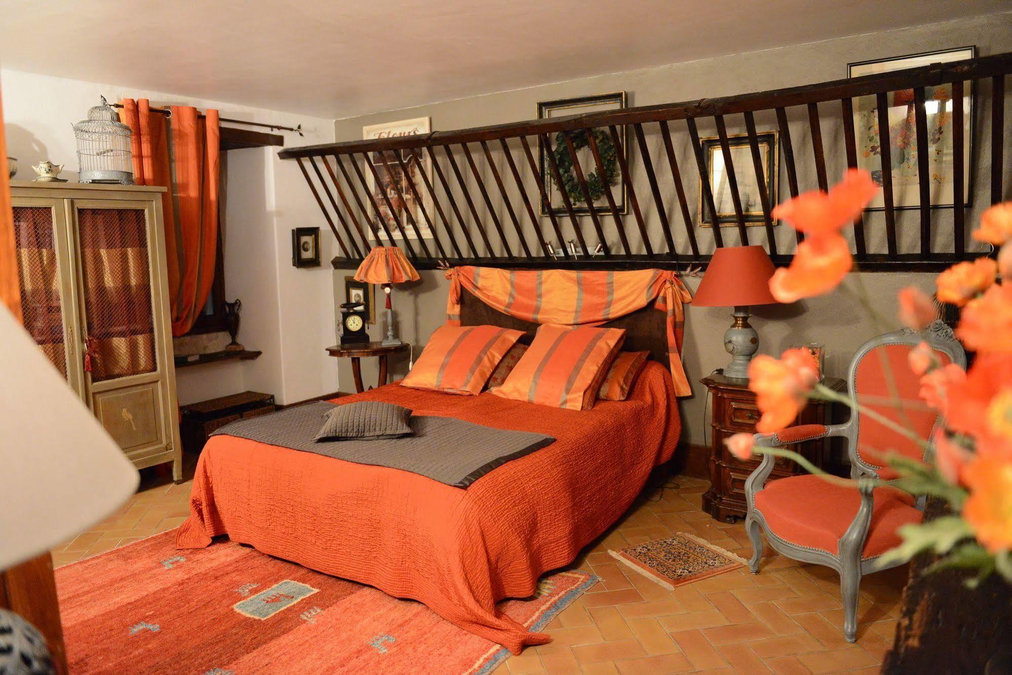 Готель Moulin Rouhaud Montboyer Екстер'єр фото
